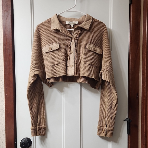 Blue Velvet Tops - NWT Blue Velvet Tan Cropped Button-Up Top - S